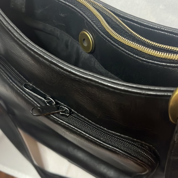 Strada Women’s Purse, Black Leather, Zip and Snap pockets, Cute Look! Excellent! - Picture 7 of 9